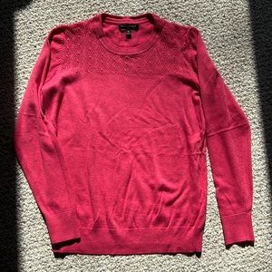 Banana Republic Light-Weight Woman’s Sweater Size M